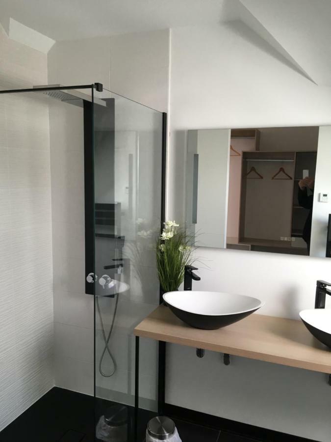 Villa Charles & Ashton 사르주 외부 사진